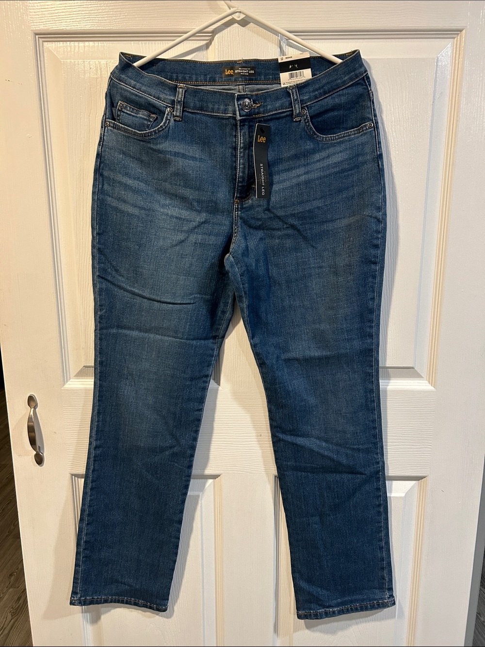 Lee Women's Straight Leg Jeans in Dark Indigo Wash
